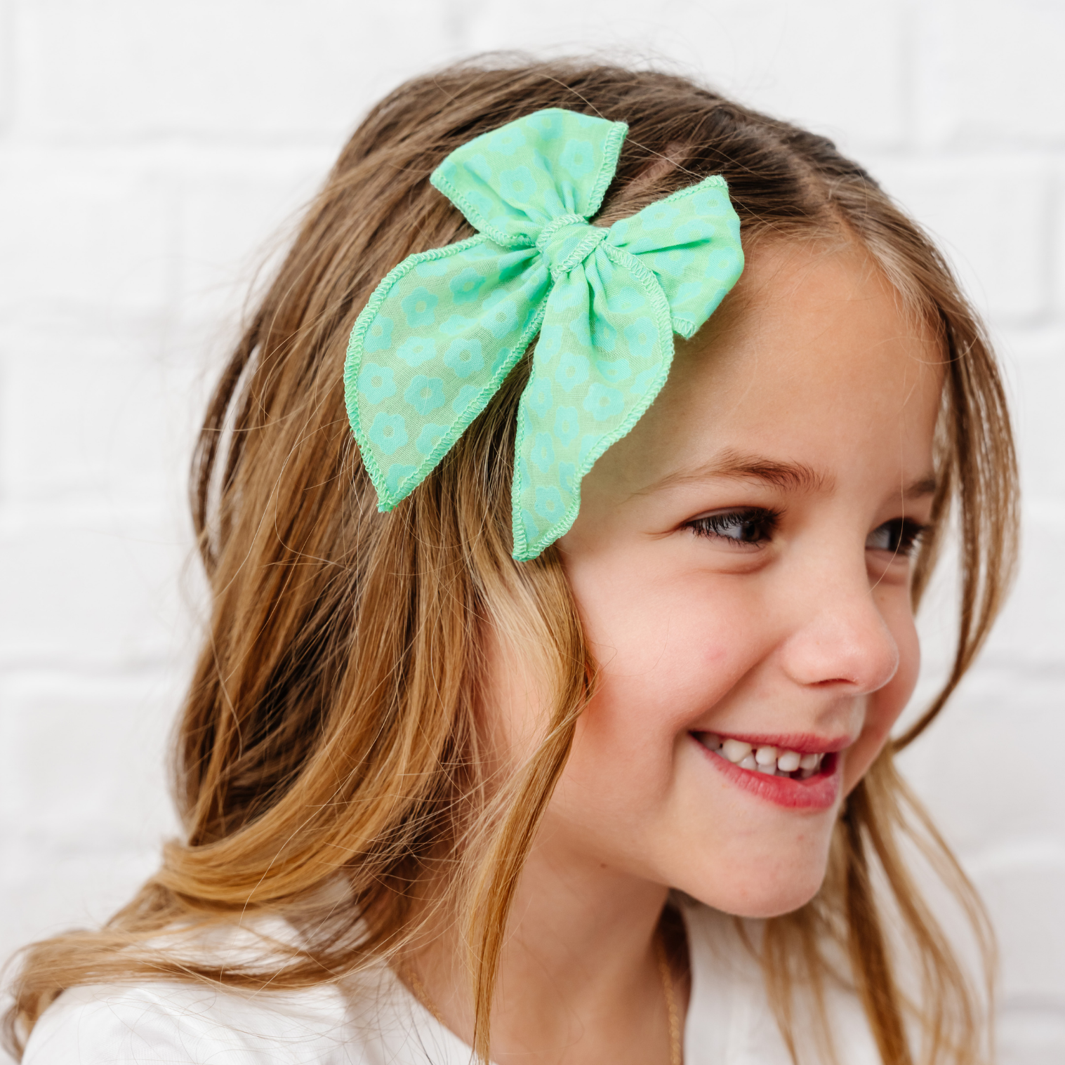 Jade Ditsy Daisy Bow Clip