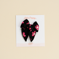 Pink Drawn Daisy Bow Clip