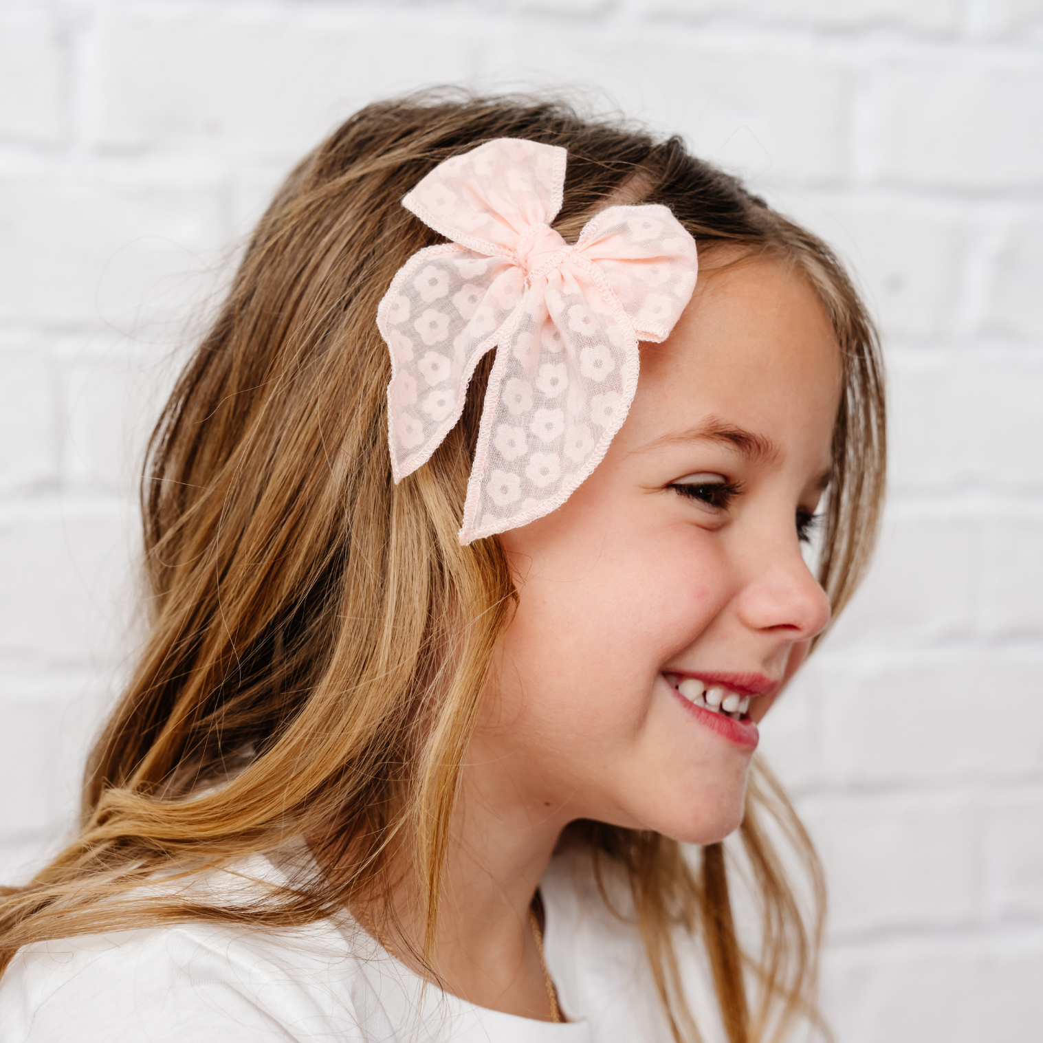 Rosé Ditsy Daisy Bow Clip