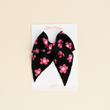 Pink Drawn Daisy Bow Clip