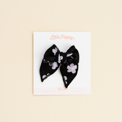 Lilac Drawn Daisy Bow Clip