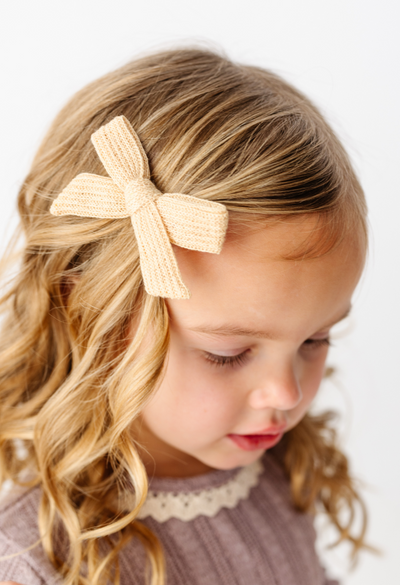 Sand Spring Knit Bow Clip